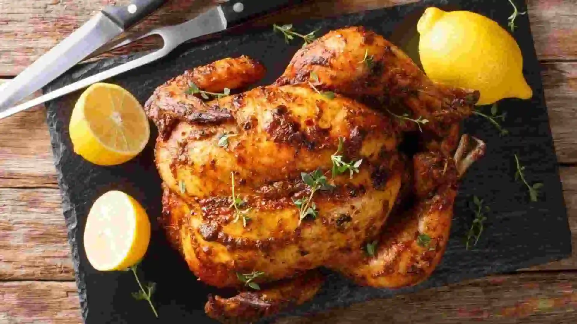 6 Astuces Infaillibles pour un Poulet au Four Tendre et Croustillant